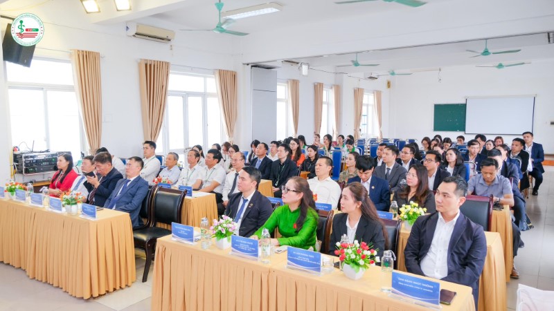 Hội nghị công bố Quyết định bổ nhiệm Phó Hiệu trưởng phụ trách Hợp tác quốc tế