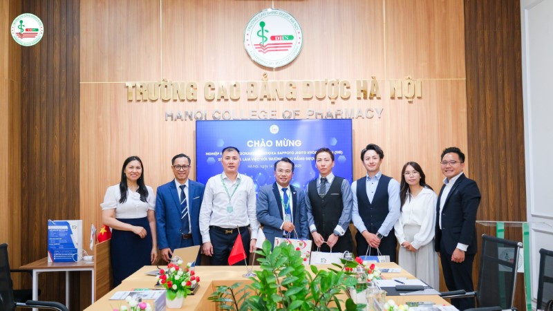 Trường Cao đẳng Dược Hà Nội đã long trọng tổ chức buổi tiếp đón nghiệp đoàn Nhật Bản SIS