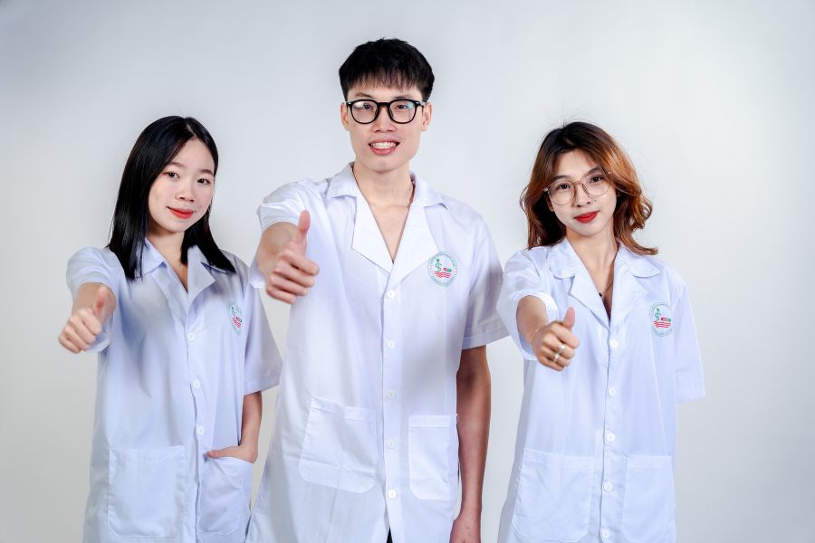 Sinh viên ngành Điều dưỡng Trường Cao đẳng Dược Hà Nội