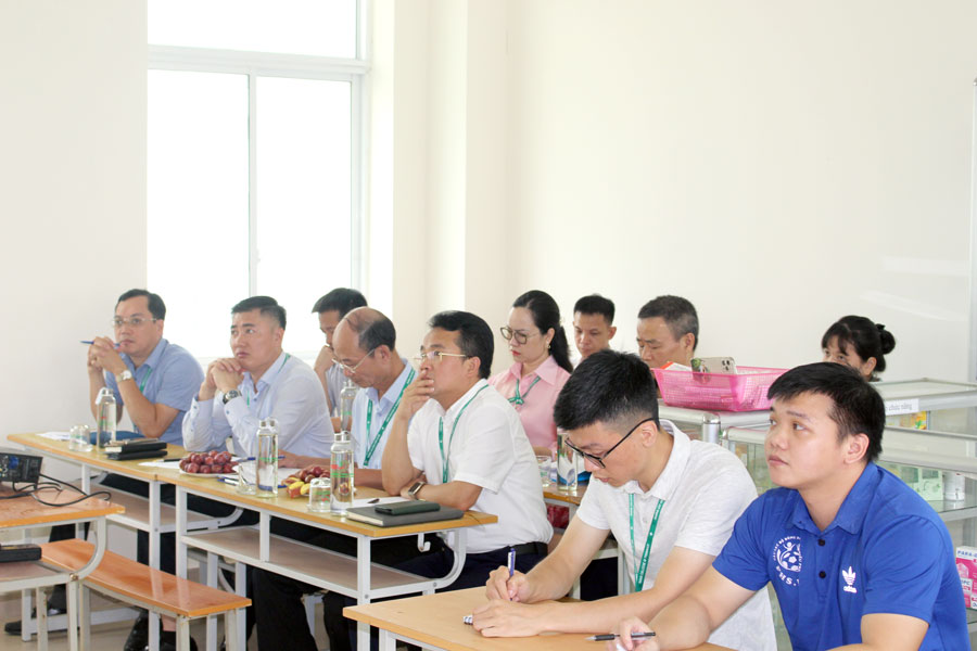 Hội đồng đánh giá giảng viên