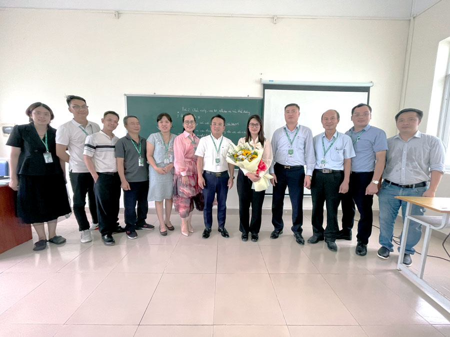 Hội đồng đánh giá giảng viên