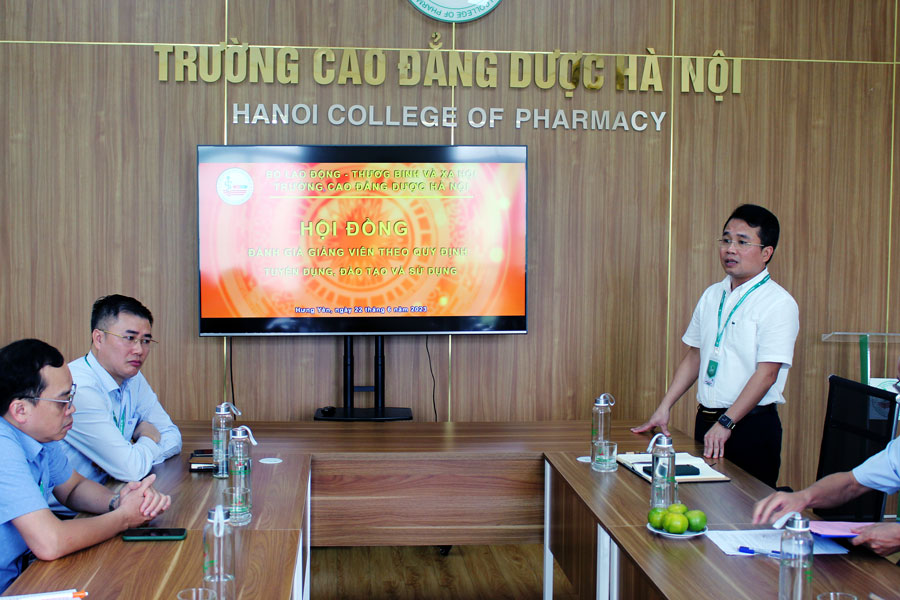 Hội đồng đánh giá giảng viên