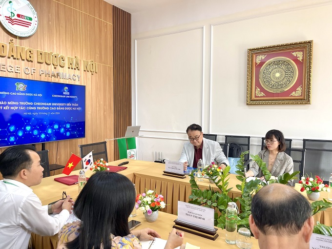 Mr Park Jong Sik - Giám đốc Trung tâm Quan hệ Quốc tế, Trường Đại học Cheongam Hàn Quốc
