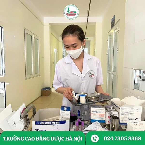 Sinh viên Cao đẳng Dược Hà Nội được đi thực tập sớm từ năm 2