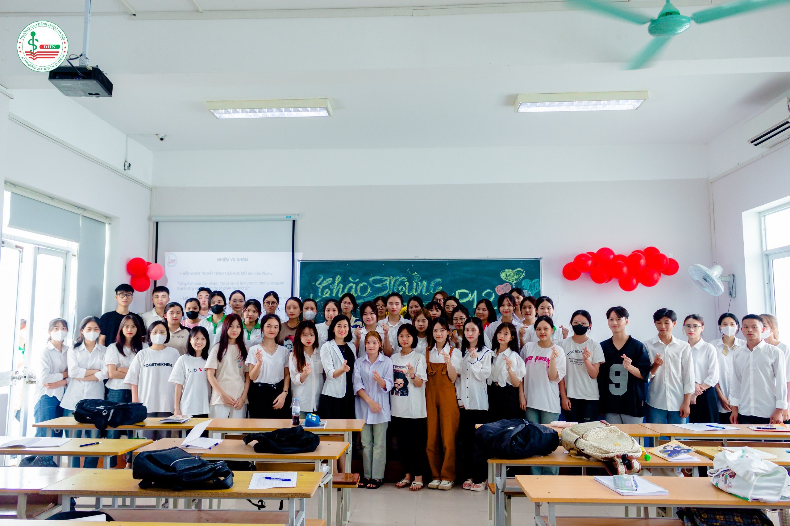 Buổi học đầu tiên kết thúc trong không khí vui tươi và hào hứng