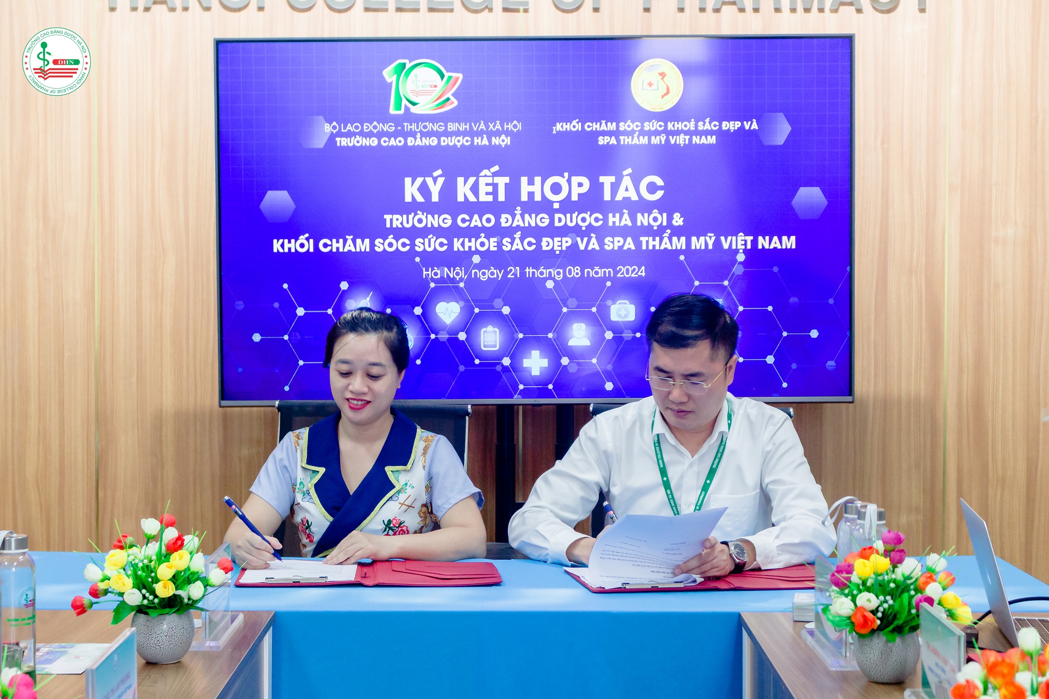 Ký kết ngành Chăm sóc sắc đẹp trường Cao đẳng Dược Hà Nội