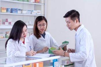 Học ngành Dược có khó không? Tuyển sinh Cao đẳng Dược như thế nào?