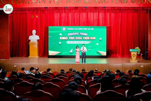 Tuần sinh hoạt công dân đầu khóa K10 - Kết nối tân sinh viên với môi trường mới