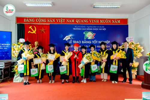 Trường Cao đẳng Dược Hà Nội long trọng tổ chức Lễ trao bằng tốt nghiệp đợt 1 năm 2024